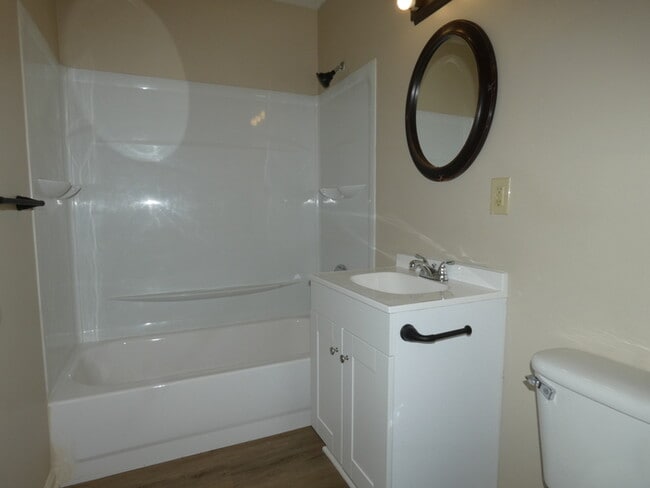 Building Photo - Beautifully Updated Property In North Kans...