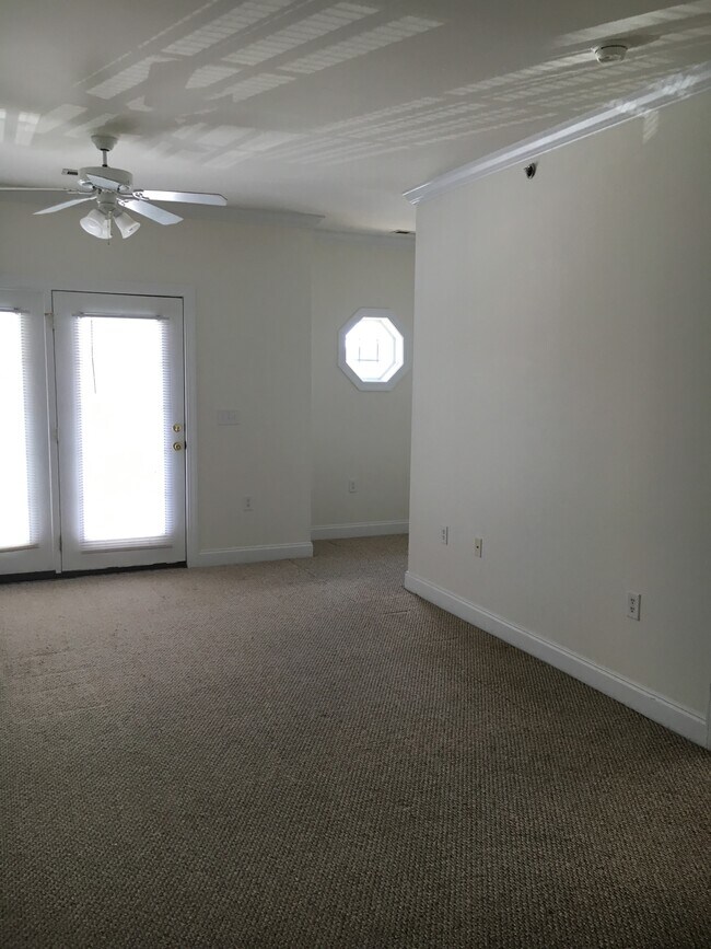 Building Photo - 2017 Silvercrest Dr