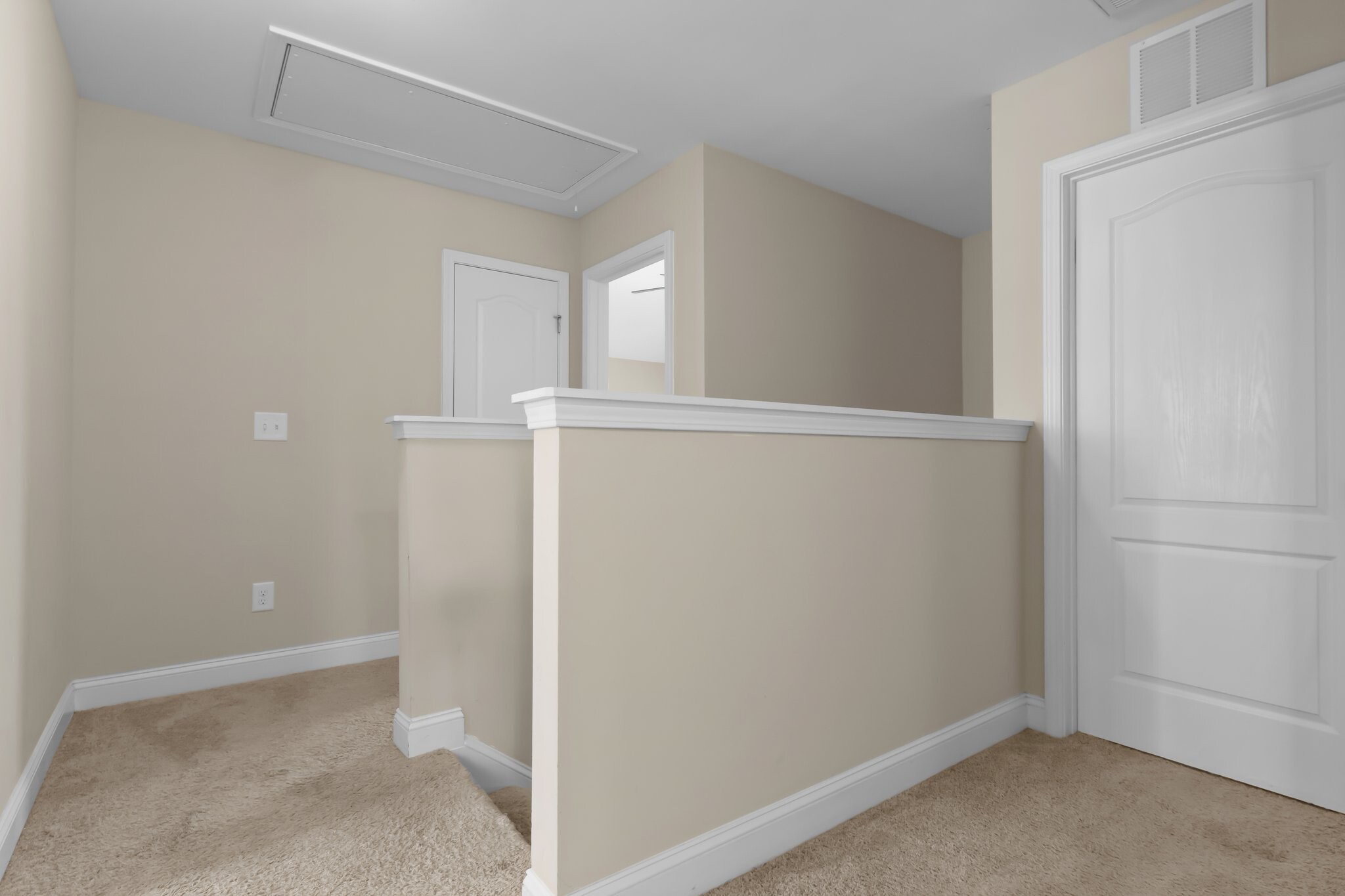 Building Photo - 789 Equestrian Way