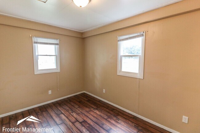 Building Photo - Awesome 6 bedroom home in a great location!