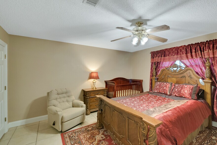 Building Photo - 59267 N Pearl Dr