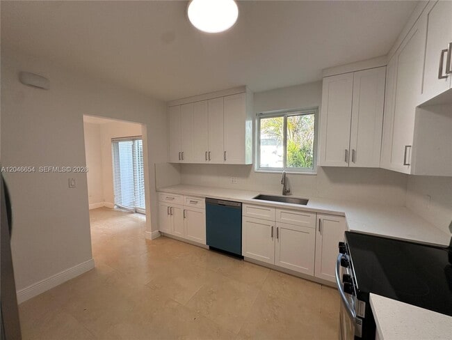 Building Photo - 1130 Cotorro Ave
