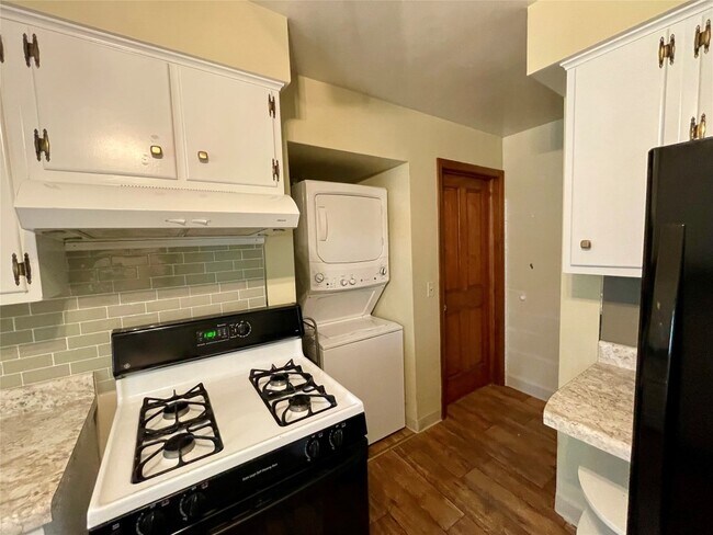 Building Photo - 1026 Southern Pines Dr