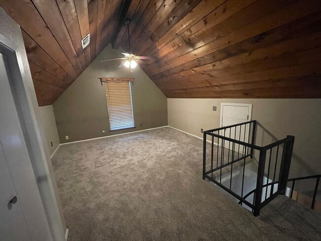 Building Photo - NEW ON MARKET