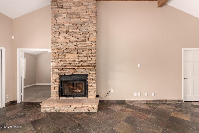 Building Photo - 11115 E Mercer Ln