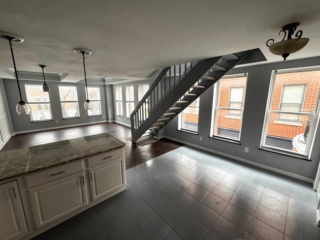 Building Photo - 133 Walton St