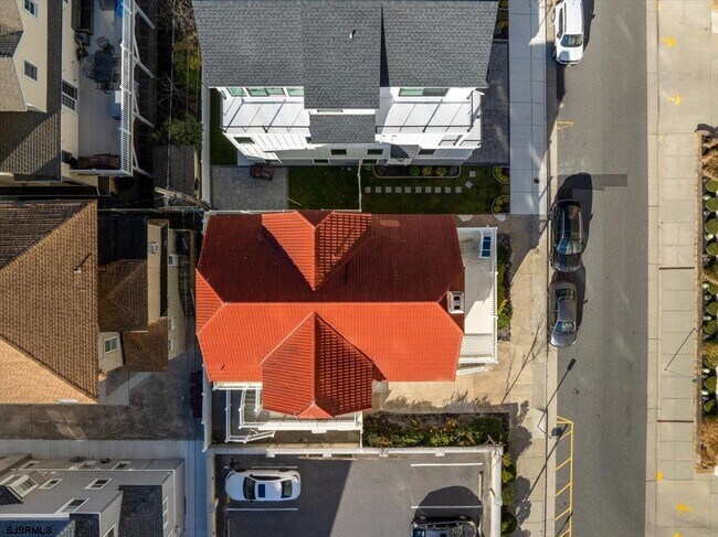 Building Photo - 104 S Oakland Ave