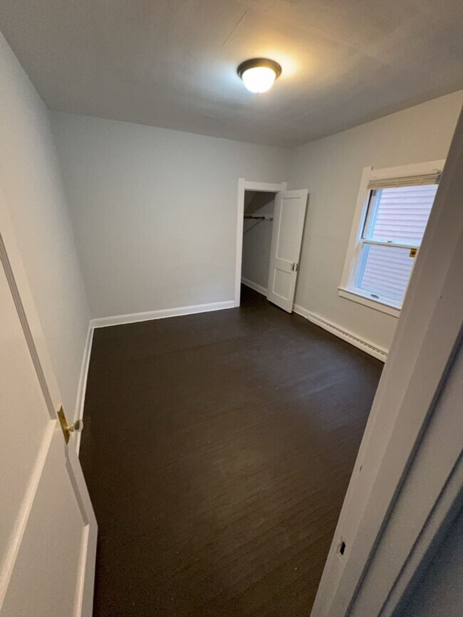 Building Photo - 960 W Delaware Ave