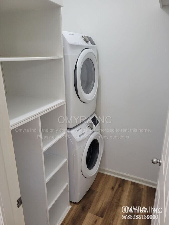 Building Photo - 3001 Rosebrook Dr