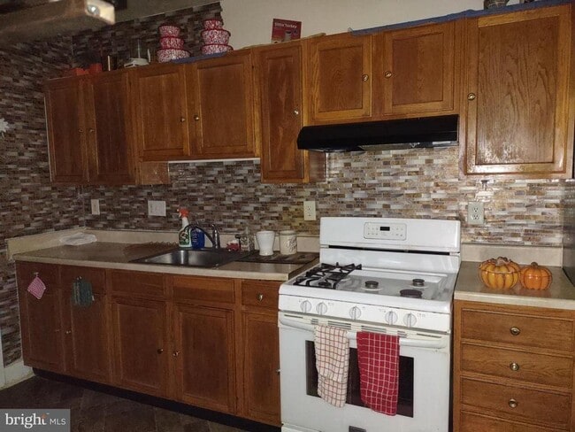 Building Photo - 11 Mill St