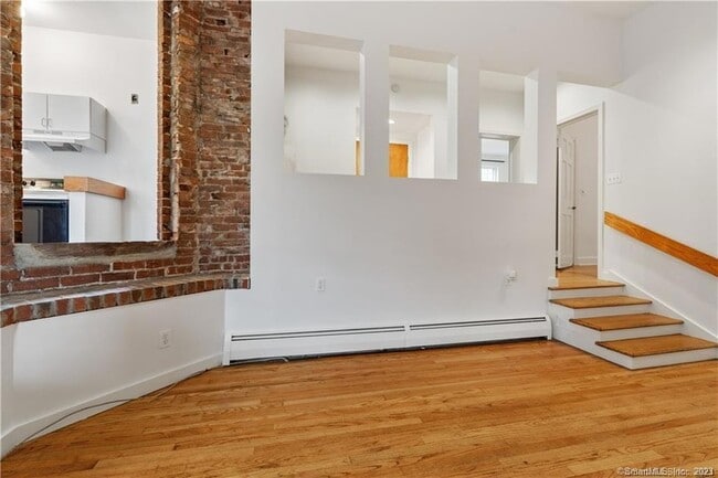 Building Photo - 239 Bradley St