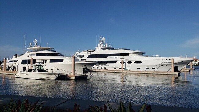 Building Photo - 1150 Emerald Ln