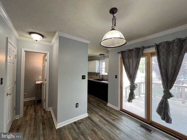 Building Photo - 349 3rd St