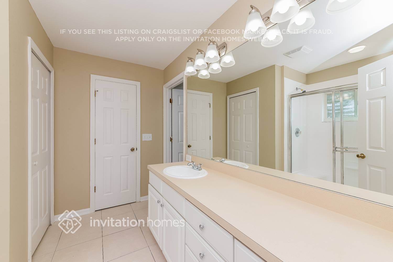 Building Photo - 4635 Sanibel Way