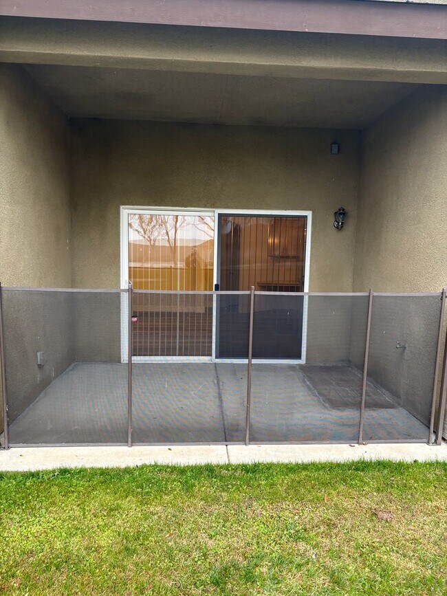 Building Photo - 624 Jasmine Parke Dr