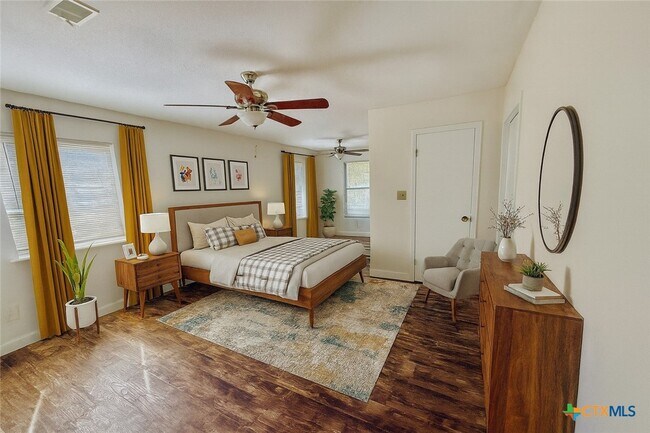 Building Photo - 103 Crestview Dr