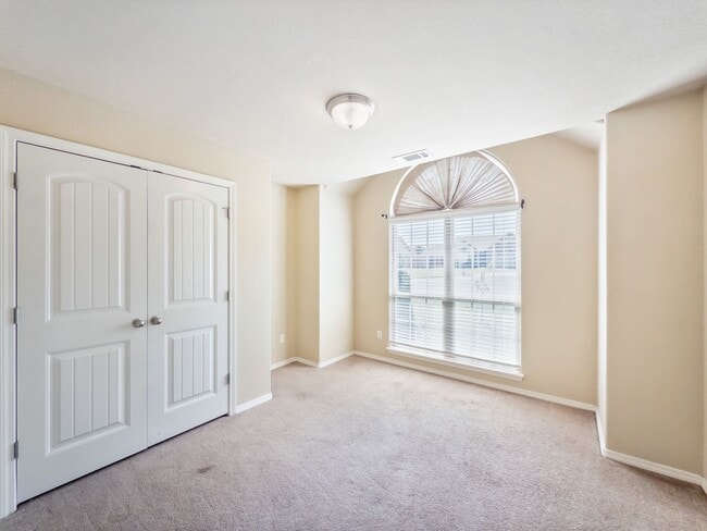 Building Photo - * Move-In Special * Beautiful Brick 3 Bed ...