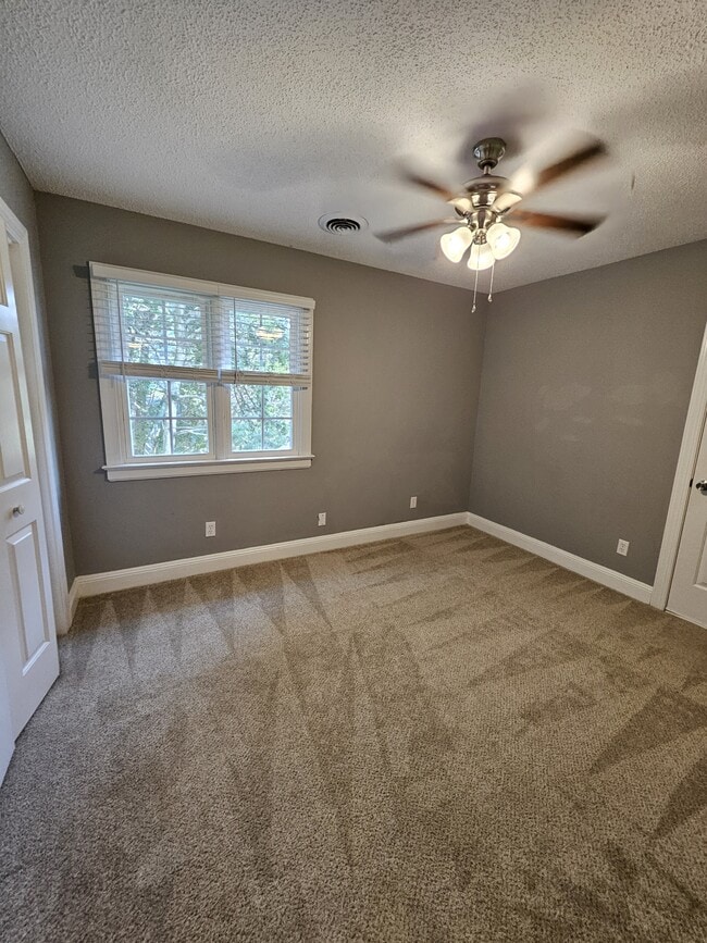 Building Photo - 214 N Marion Dr