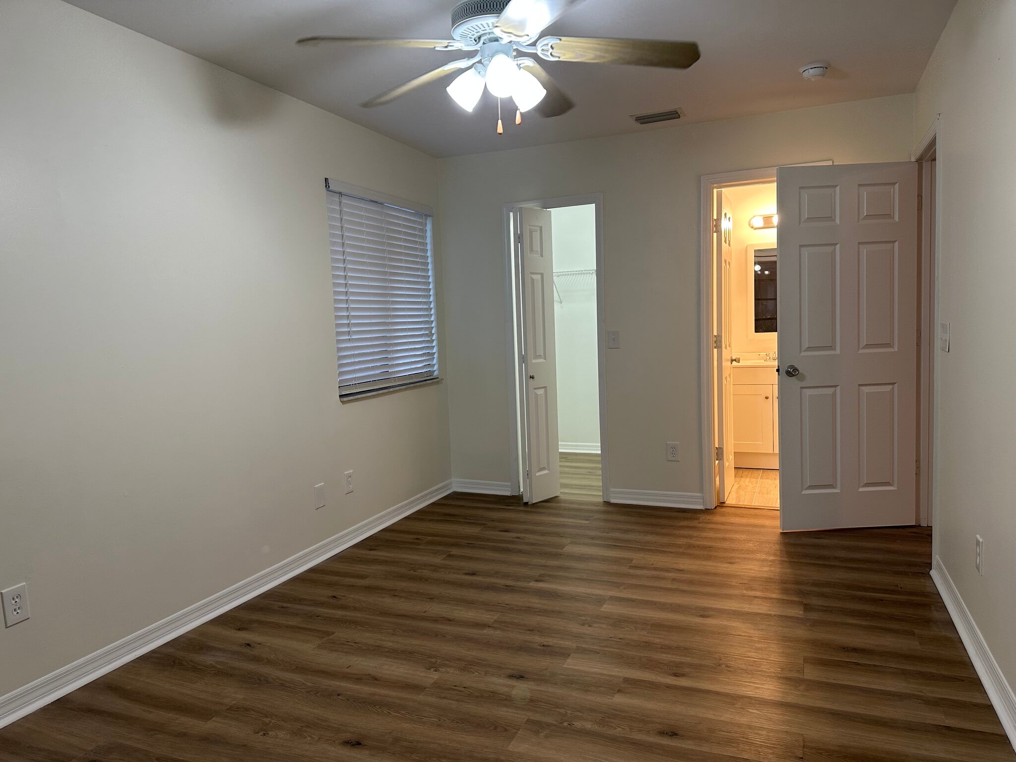 Building Photo - 6019 Scotchwood Gln