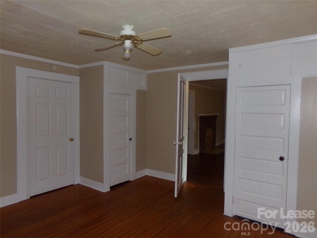 Building Photo - 729 Spruce St