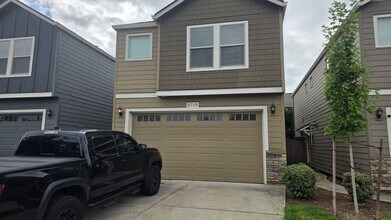 Building Photo - 2710 NE 130th Ct