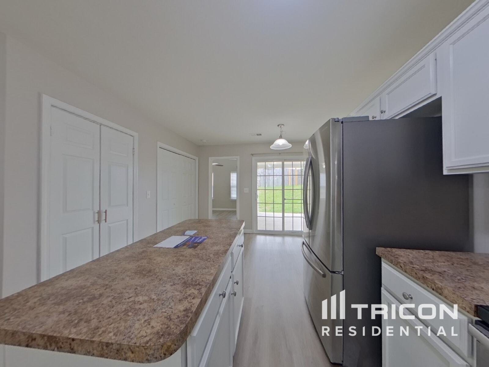 Building Photo - 158 Bonhomme Cir