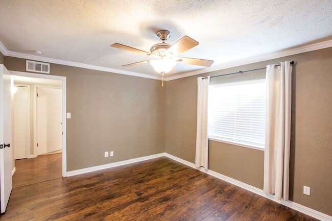Building Photo - 5713 Baker Dr