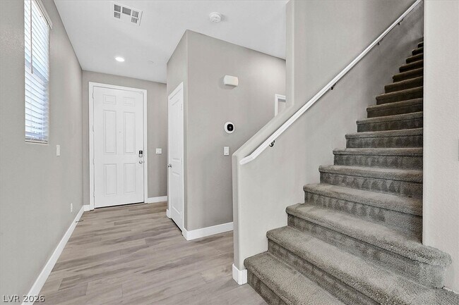 Building Photo - 2823 Turnstone Ridge St