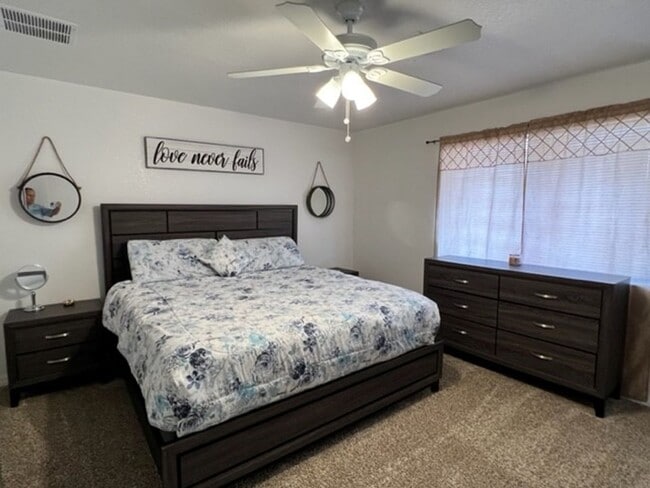 Building Photo - Furnished 3 BR Vacation Rental Includes utilities Near Target Center/Golf/Hwy 95