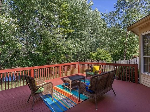 Building Photo - 608 Burr Oak Dr