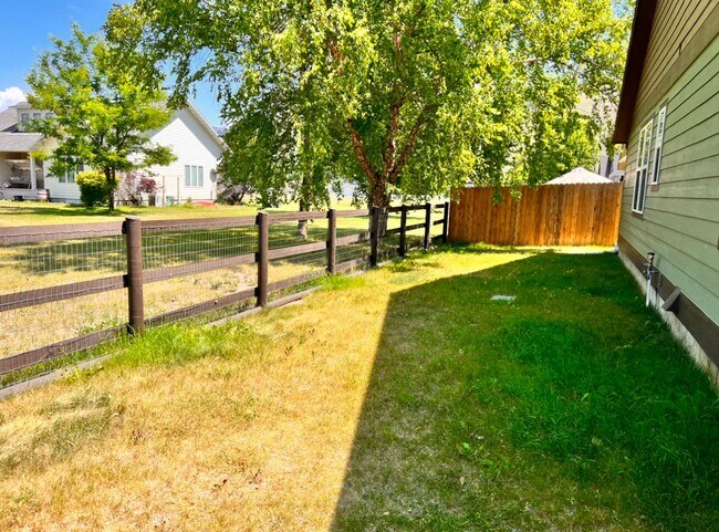Building Photo - Spacious 3-bedroom, 2 bath in Lolo, MT!!