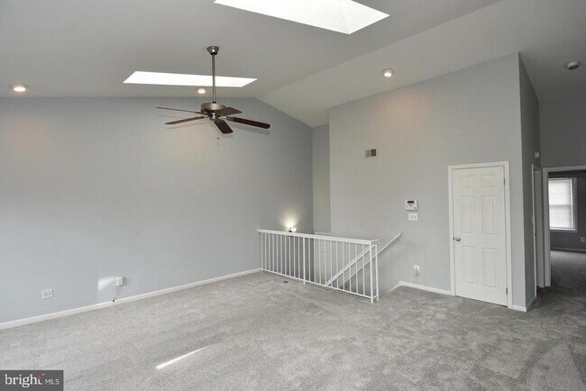 Building Photo - 4056 Grays Pointe Ct