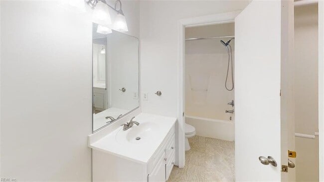 Building Photo - 1729 Dylan Dr