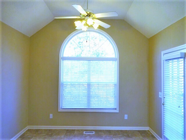 Building Photo - 2062 Spicers Ln