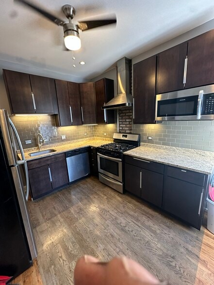 Building Photo - 10452 S Maryland Ave