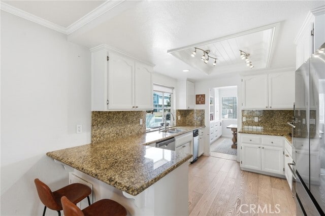 Building Photo - 2213 Dufour Ave