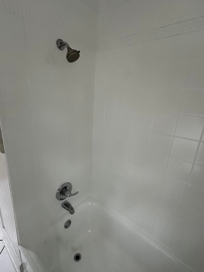 Building Photo - 302 Clay St