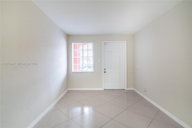 Building Photo - 5327 SW 40th Ave