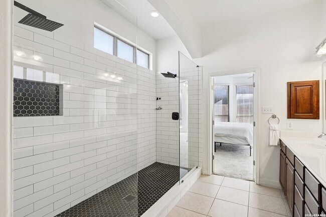 Building Photo - 21706 Miranda Hill