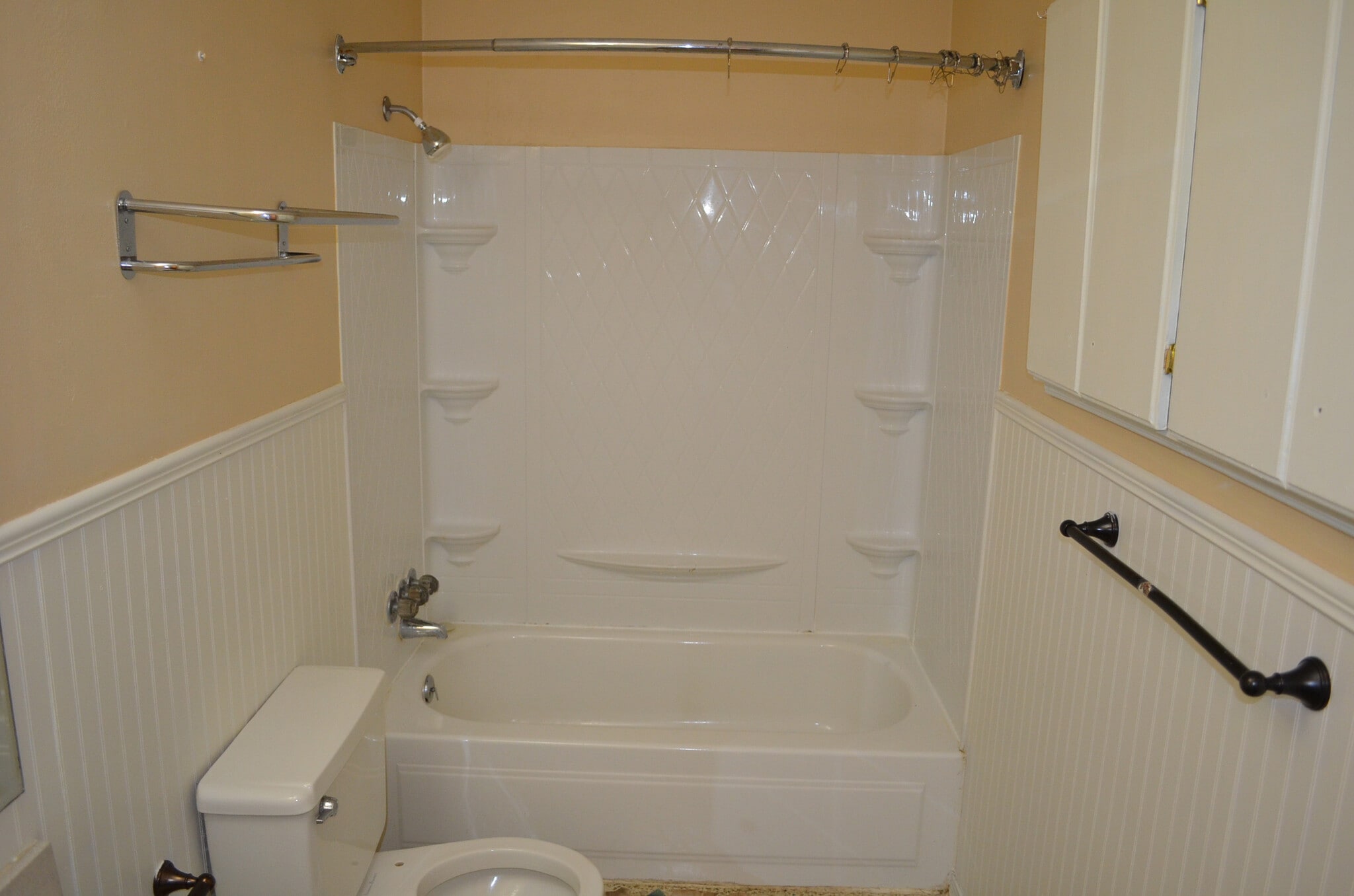 Building Photo - 8074 Rolling Hills Dr