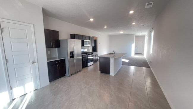 Building Photo - Beautiful New 3bedroom 2 bathroom Home Fully Equipped With Everything You Need In A Gated Community!