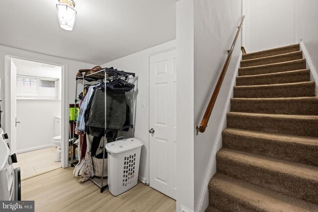 Building Photo - 139 Hawaii Ave NE