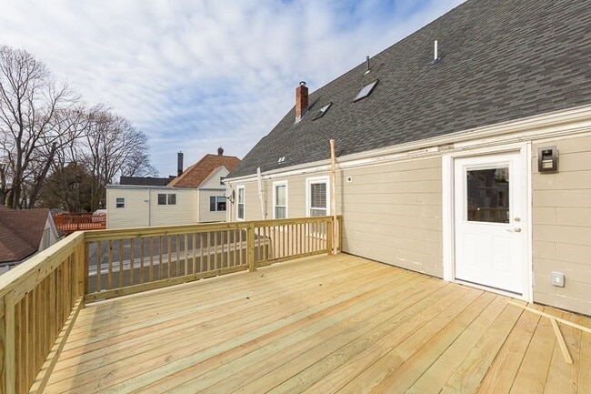 Building Photo - 103 Magoun Ave