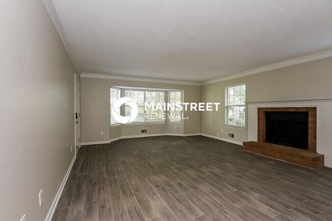 Building Photo - 3 Bedroom Pet-Friendly Home in Acworth, GA with Main Street Renewal