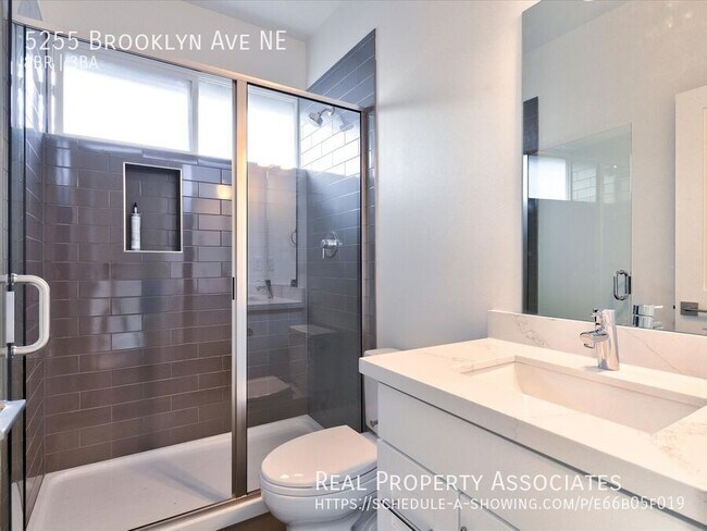 Building Photo - 5255 Brooklyn Ave NE