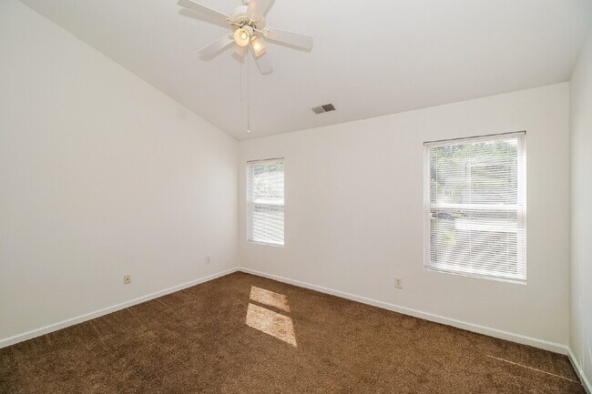 Building Photo - 734 Aberdeen Glen Pl