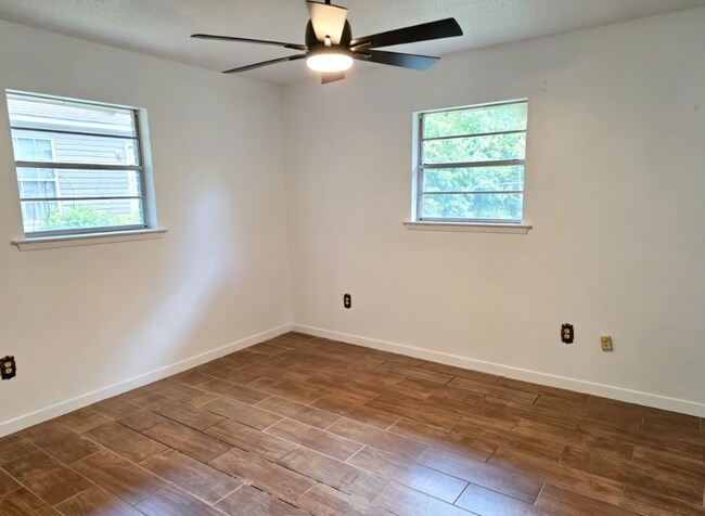 Building Photo - 1525 31st Ave