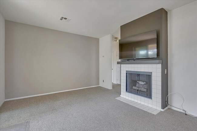 Building Photo - 10820 Sabre Hill Dr