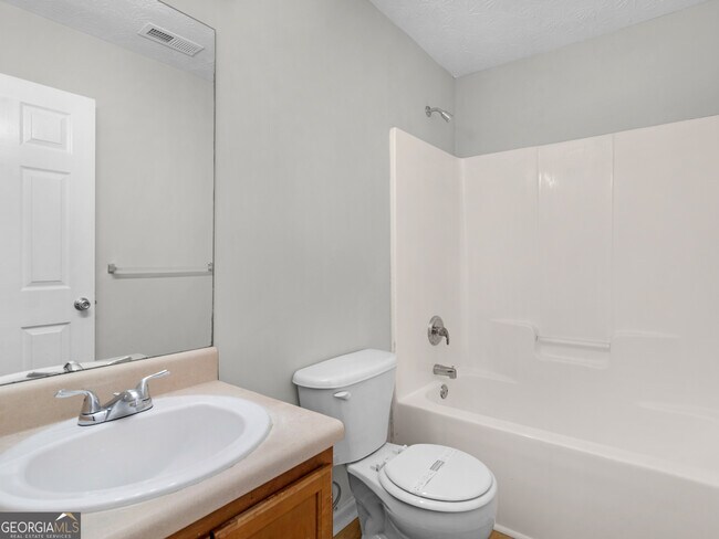 Building Photo - 230 Millstone Dr