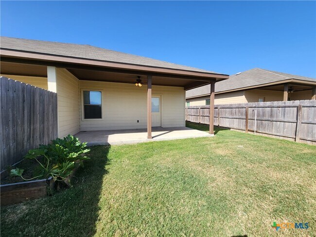 Building Photo - 2567 Pahmeyer Rd